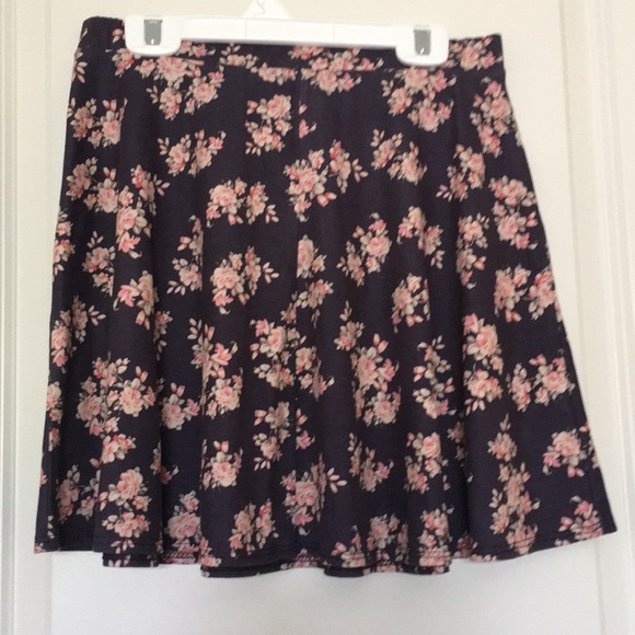 [PacSun L.A. Hearts] Floral Skirt - Picture 2 of 3
